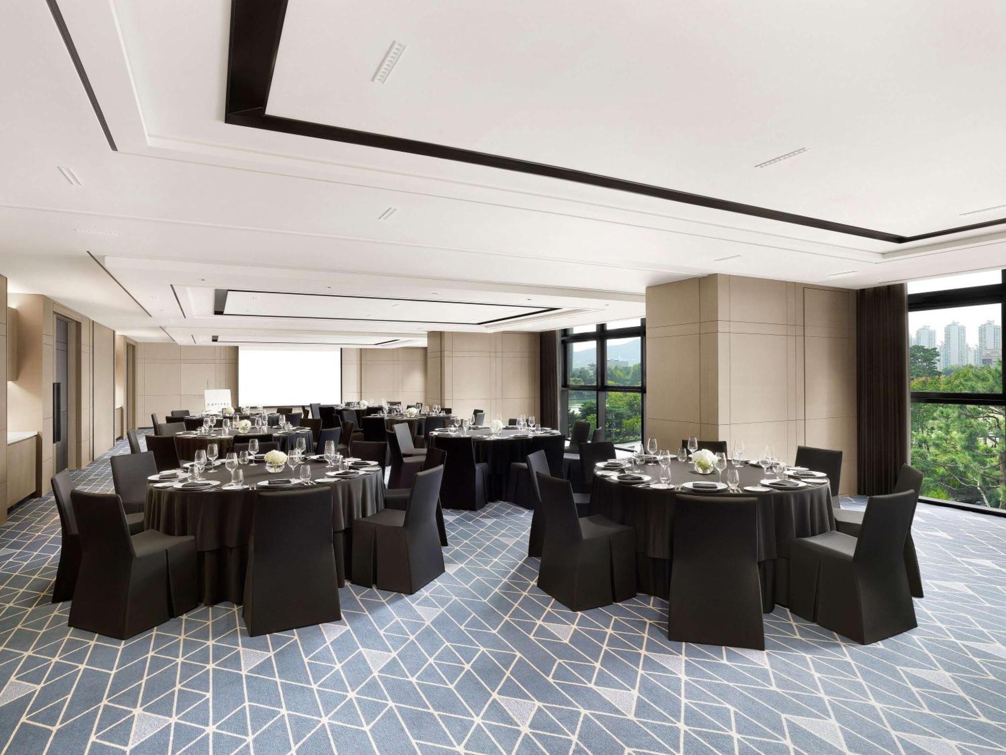 Sofitel Ambassador Seoul Hotel & Serviced Residences מראה חיצוני תמונה